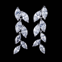 CUBIC ZIRCONIA COLLECTION - GRADUATED CRYSTAL EARRINGS - CZER517 SILVER