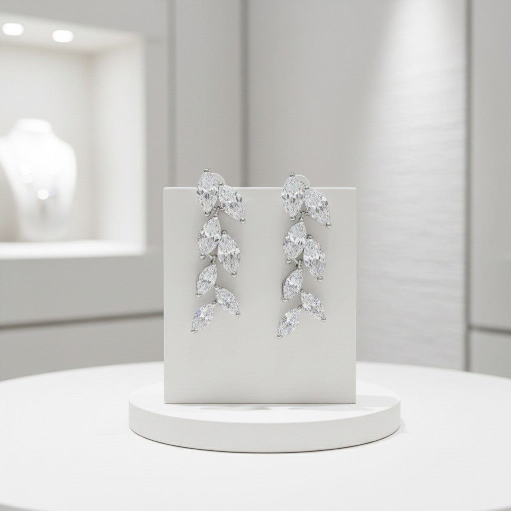 CUBIC ZIRCONIA COLLECTION - GRADUATED CRYSTAL EARRINGS - CZER517 SILVER