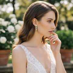 CUBIC ZIRCONIA COLLECTION - GRADUATED CRYSTAL EARRINGS - CZER517 SILVER