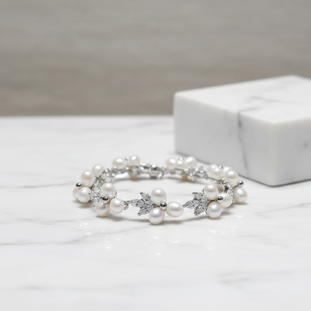 CUBIC ZIRCONIA COLLECTION - GRACEFUL FRESHWATER PEARL BRACELET - SILVER BRA51