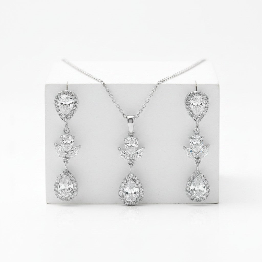 CUBIC ZIRCONIA COLLECTION - SIMLE ELEGANCE NECKLACE SET - CZNK105 SILVER