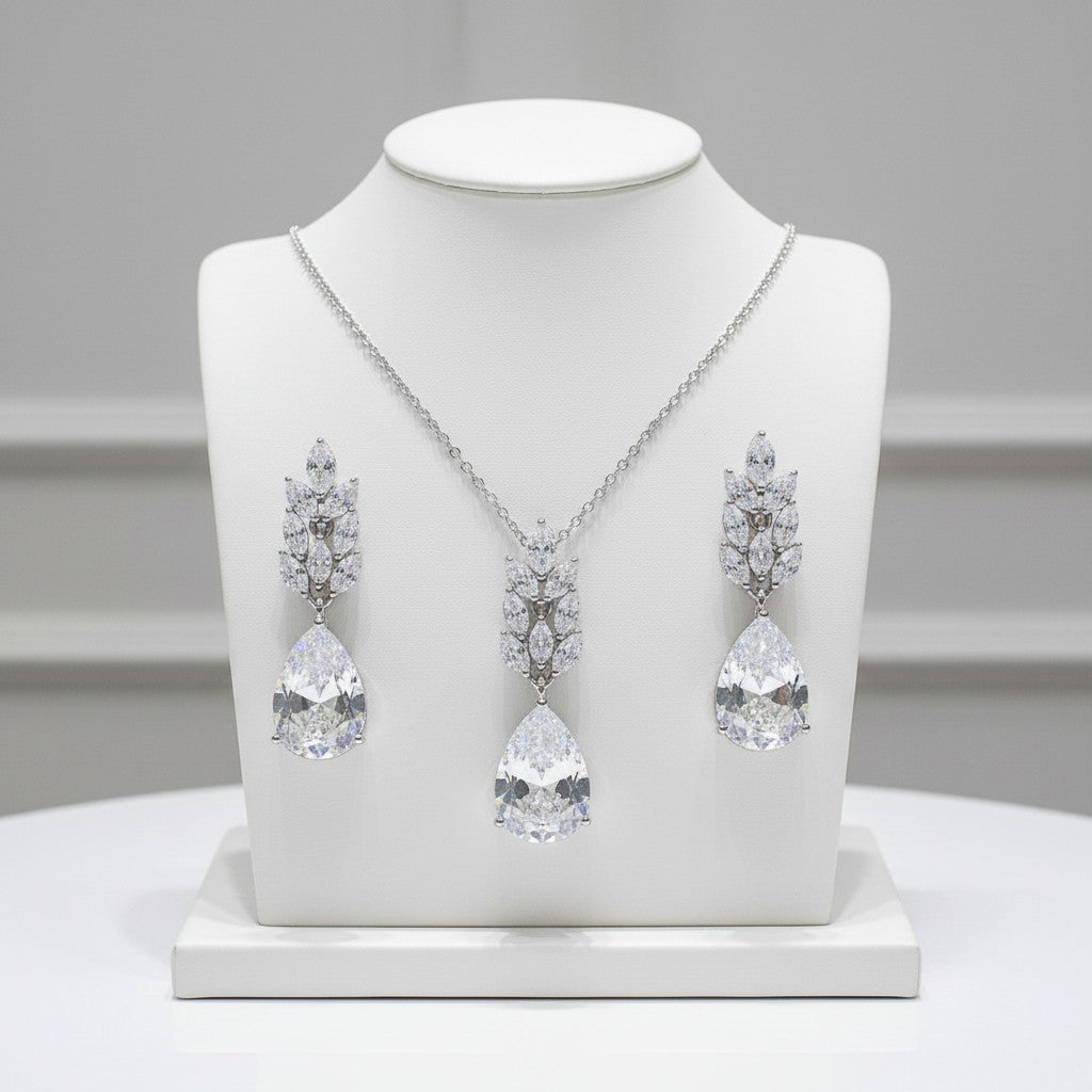 CUBIC ZIRCONIA COLLECTION - STARLET CHIC  NECKLACE SET - CZNK107 SILVER