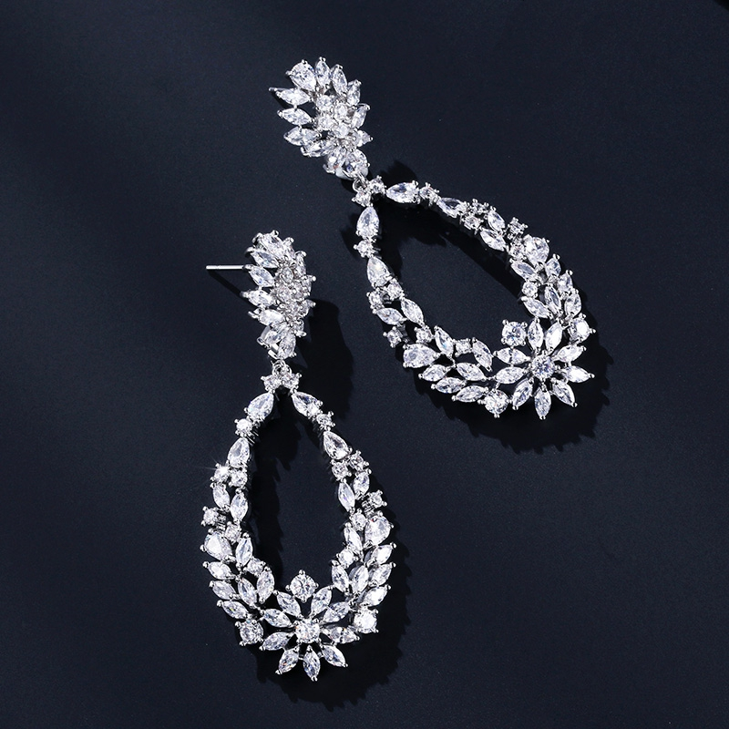 CUBIC ZIRCONIA COLLECTION - STARLET DAZZLE EARRINGS - CZER522 - SILVER