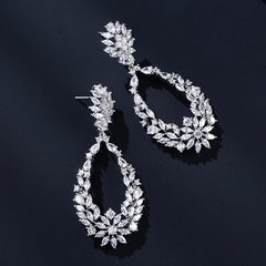 CUBIC ZIRCONIA COLLECTION - STARLET DAZZLE EARRINGS - CZER522 - SILVER