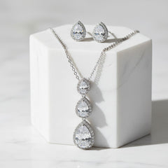 CUBIC ZIRCONOA COLLECTION - GLITZY DROP NECKLACE - CZNK109