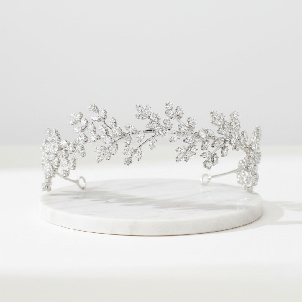 CUBIC ZIRCONIA COLLECTION - GRACEFUL CRYSTAL HEADBAND - AHB43 SILVER