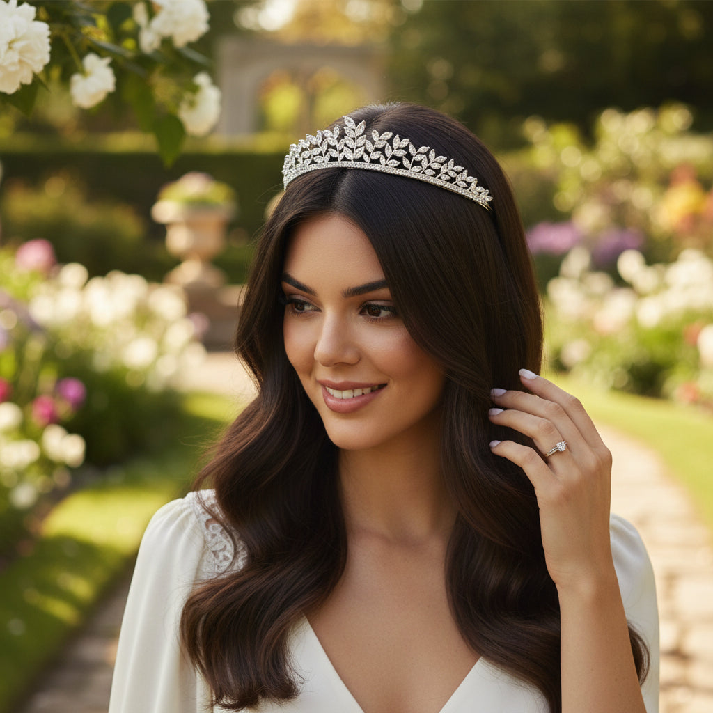 CUBIC ZIRCONIA COLLECTION - GLITZY TIARA - SILVER - AHB45