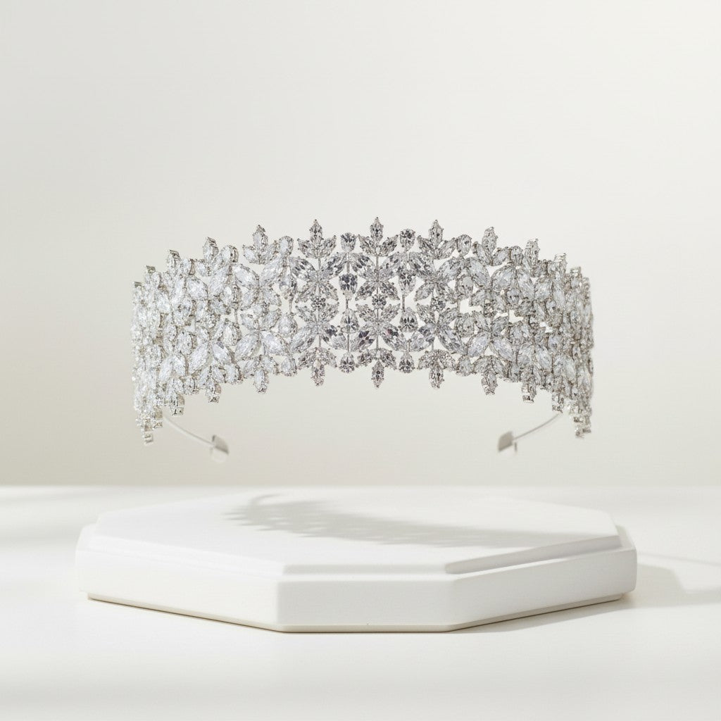 CUBIC ZIRCONIA COLLECTION - BEJEWELLED DECO HEADPIECE - SILVER - AHB49