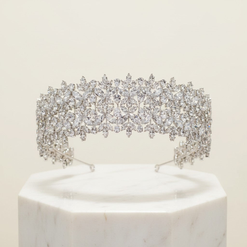 CUBIC ZIRCONIA COLLECTION - BEJEWELLED DECO HEADPIECE - SILVER - AHB49