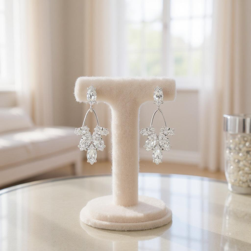 CUBIC ZIRCONIA COLLECTION - DAINTY SPARKLE EARRINGS - SILVER CZER527