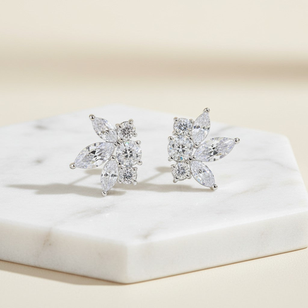 CUBIC ZIRCONIA COLLECTION - DAINTY SPARKLE EARRINGS - SILVER -CZER529