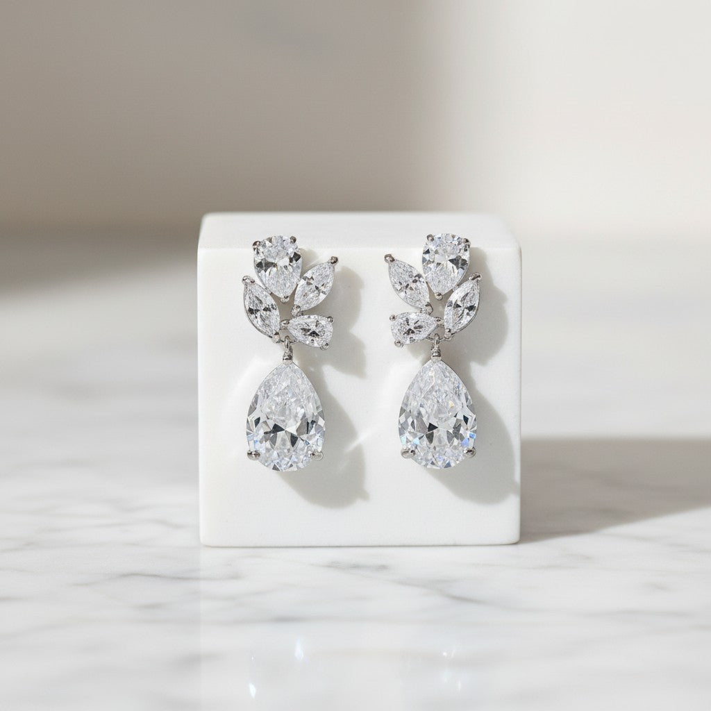 CUBIC ZIRCONIA COLLECTION - VINTAGE SPARKLE EARRINGS - CZER537