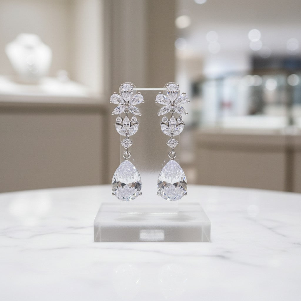 CUBIC ZIRCONIA COLLECTION - GRACEFUL CRYSTAL EARRINGS CZER539