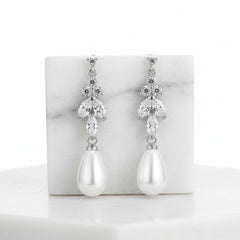 CUBIC ZIRCONIA COLLECTION - PEARL ELEGANCE EARRINGS - CZER540