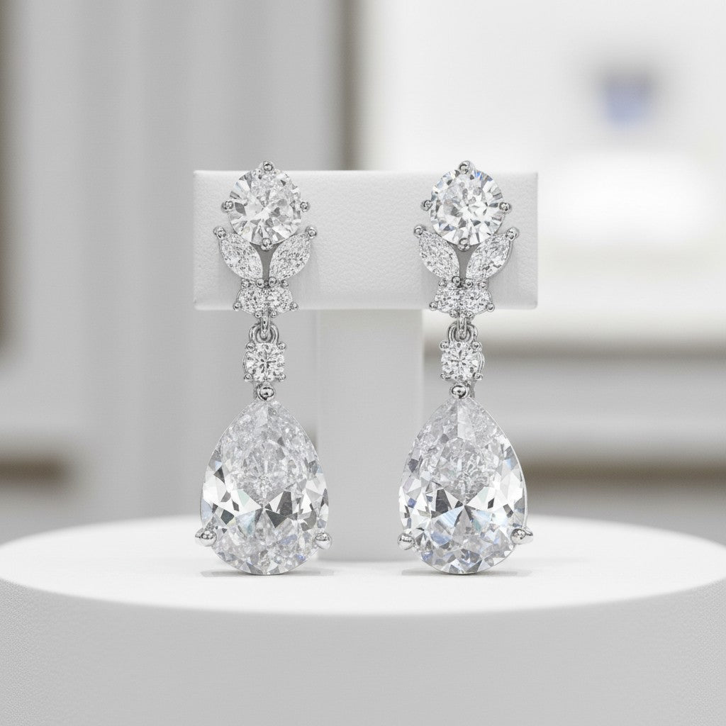 CUBIC ZIRCONIA COLLECTION - CRYSTAL DIVINE EARRINGS - CZER541