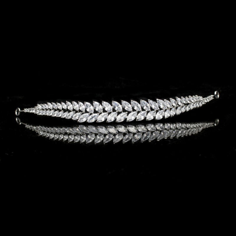 CUBIC ZIRCONIA COLLECTION - GRACEFUL BEAUTY HEADPIECE - AHB69 SILVER