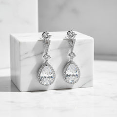 CUBIC ZIRCONIA COLLECTION - GRACEFUL SHIMMER EARRINGS - CZER552 SILVER