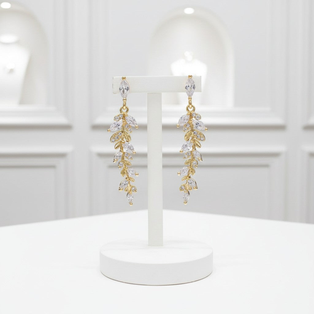 CUBIC ZIRCONIA COLLECTION - DAINTY STARLET EARRINGS -  CZER559 (18K GOLD)
