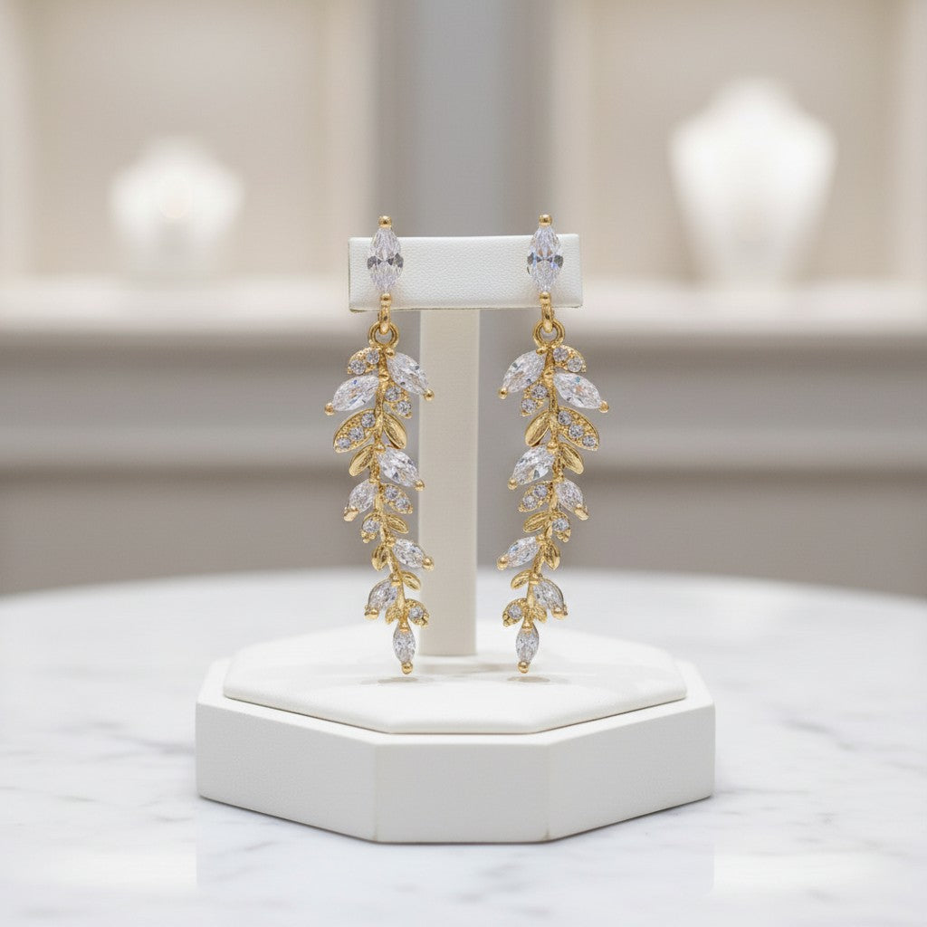 CUBIC ZIRCONIA COLLECTION - DAINTY STARLET EARRINGS -  CZER559 (18K GOLD)