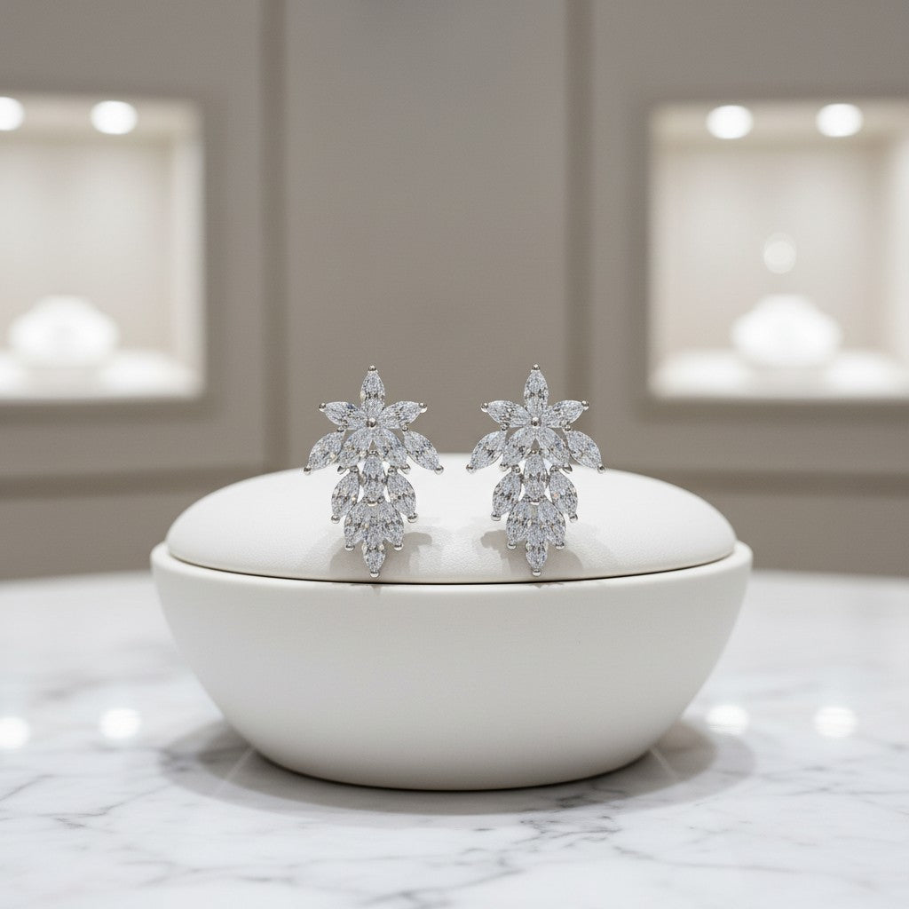 CUBIC ZIRCONIA COLLECTION - VINTAGE CRYSTAL EARRINGS - CZER561 SILVER