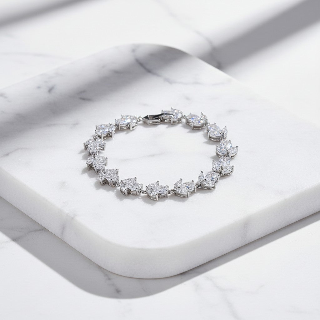 CUBIC ZIRCONIA COLLECTION - EXQUISITE SPARKLE BRACELET - SILVER - (BR111)