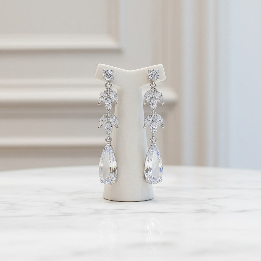 CUBIC ZIRCONIA COLLECTION - GLAM STARLET EARRINGS - CZER564 SILVER