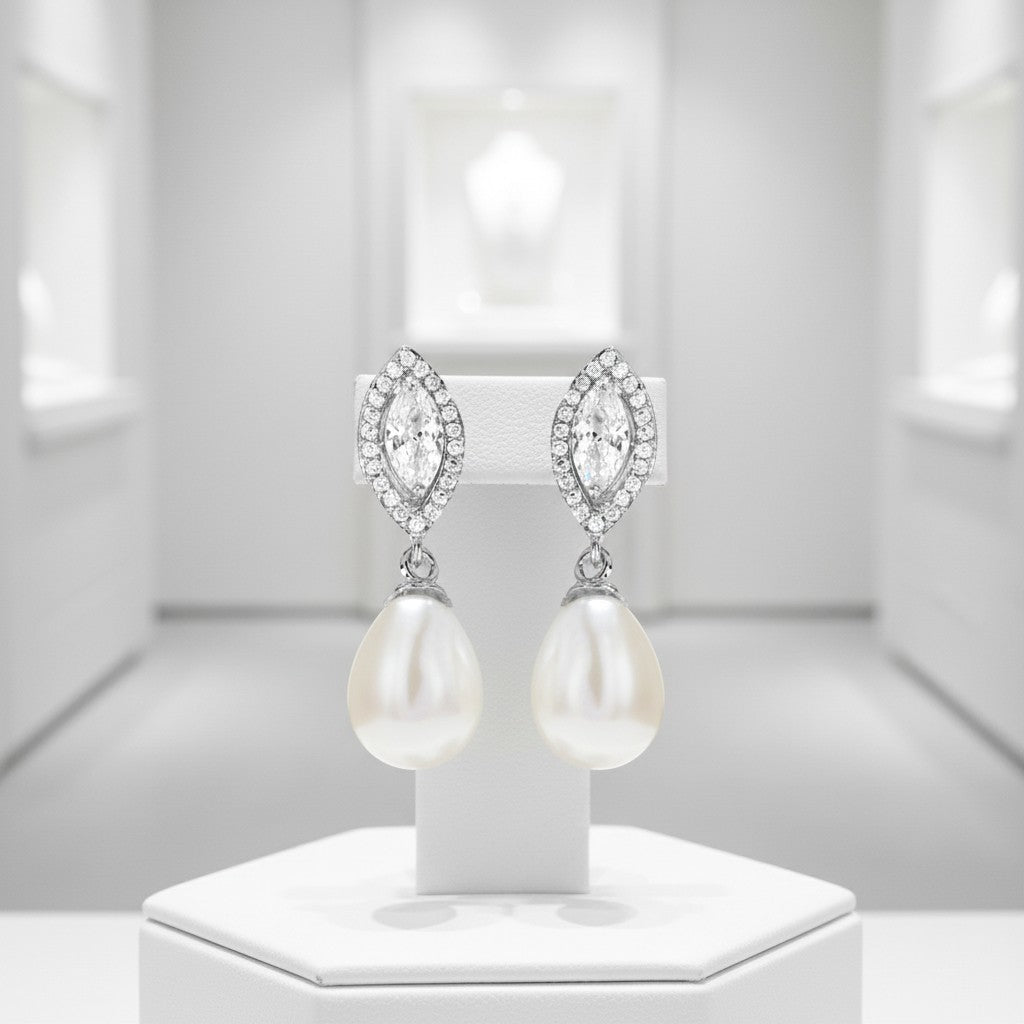 CUBIC ZIRCONIA COLLECTION - PEARL ELEGANCE EARRINGS - CZER566- (SILVER )