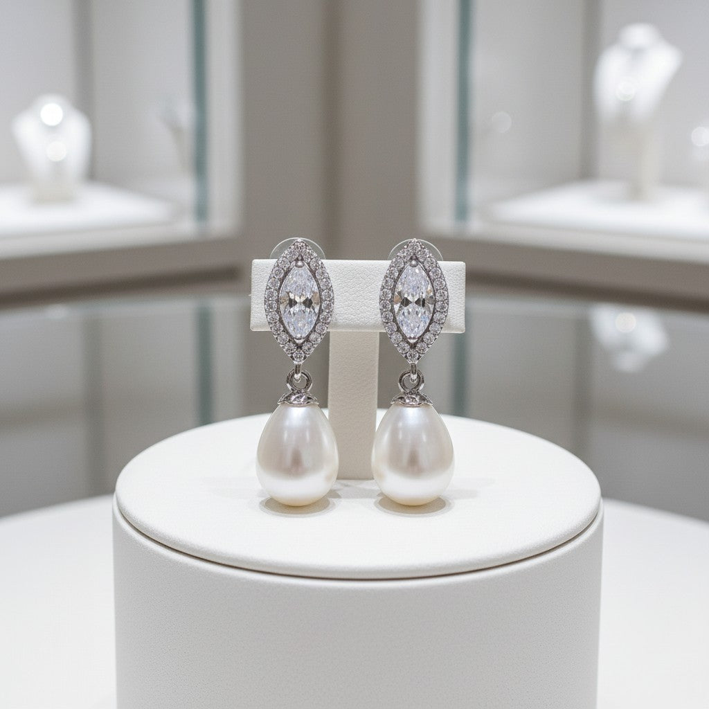 CUBIC ZIRCONIA COLLECTION - PEARL ELEGANCE EARRINGS - CZER566- (SILVER )