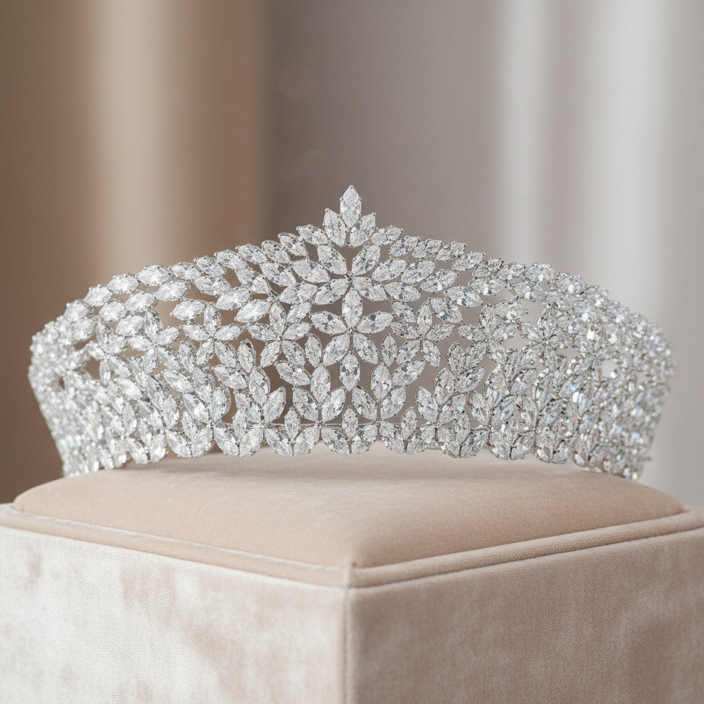 CUBIC ZIRCONIA COLLECTION - RADIANCE LUXE CROWN - AHB72