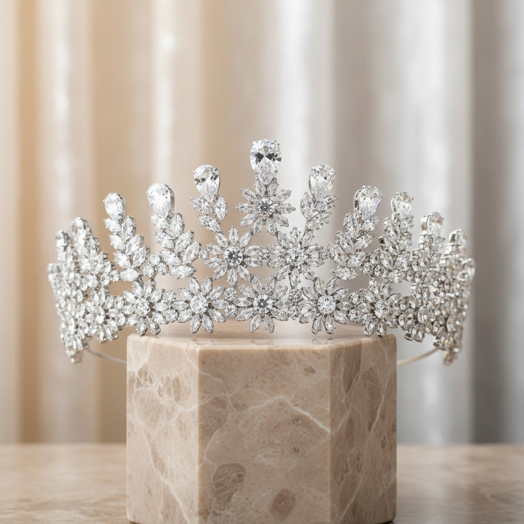 CUBIC ZIRCONIA COLLECTION - STARLET LUXE TIARA - AHB73 SILVER