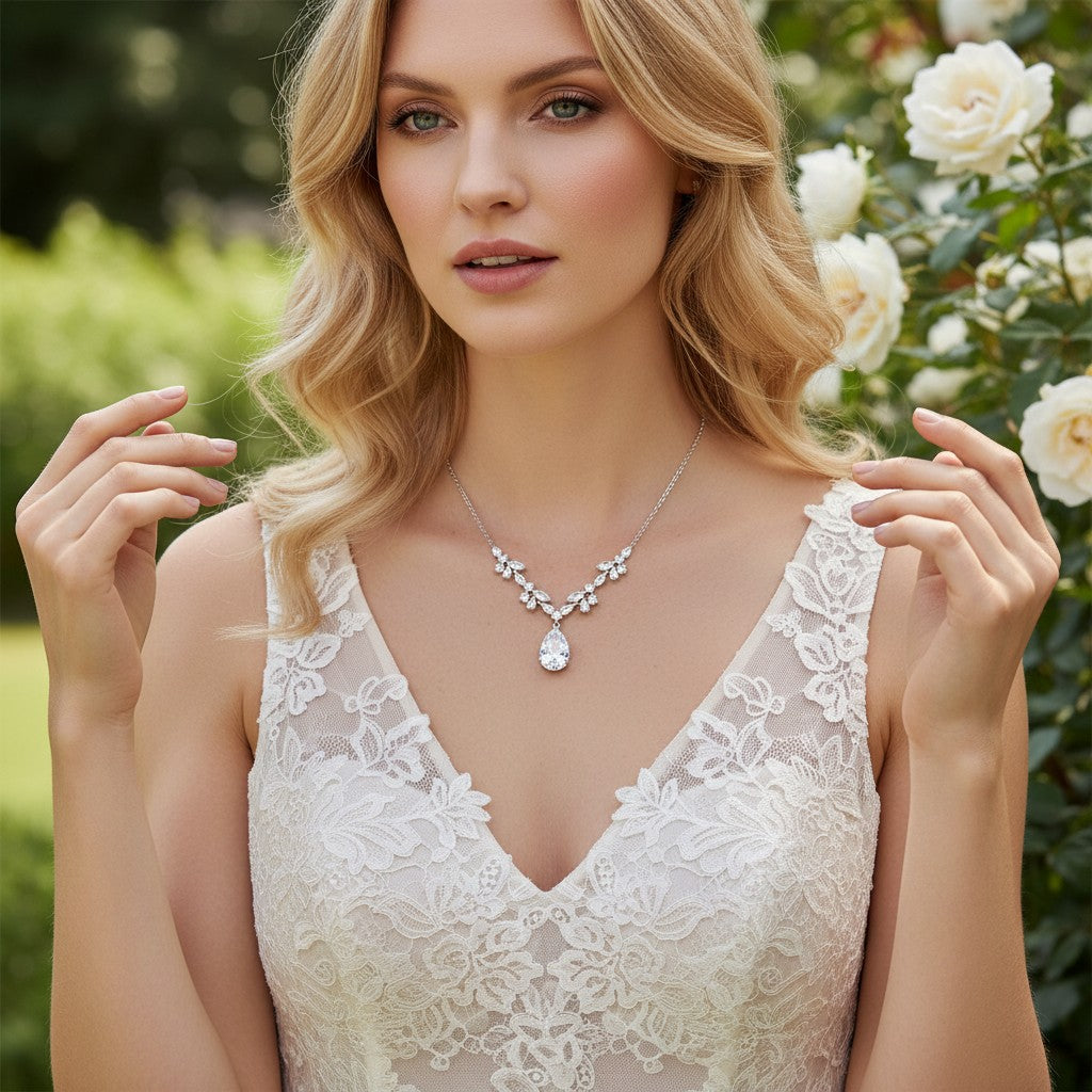 CUBIC ZIRCONIA COLLECTION - CRYSTALLURE NECKLACE - SILVER NK130
