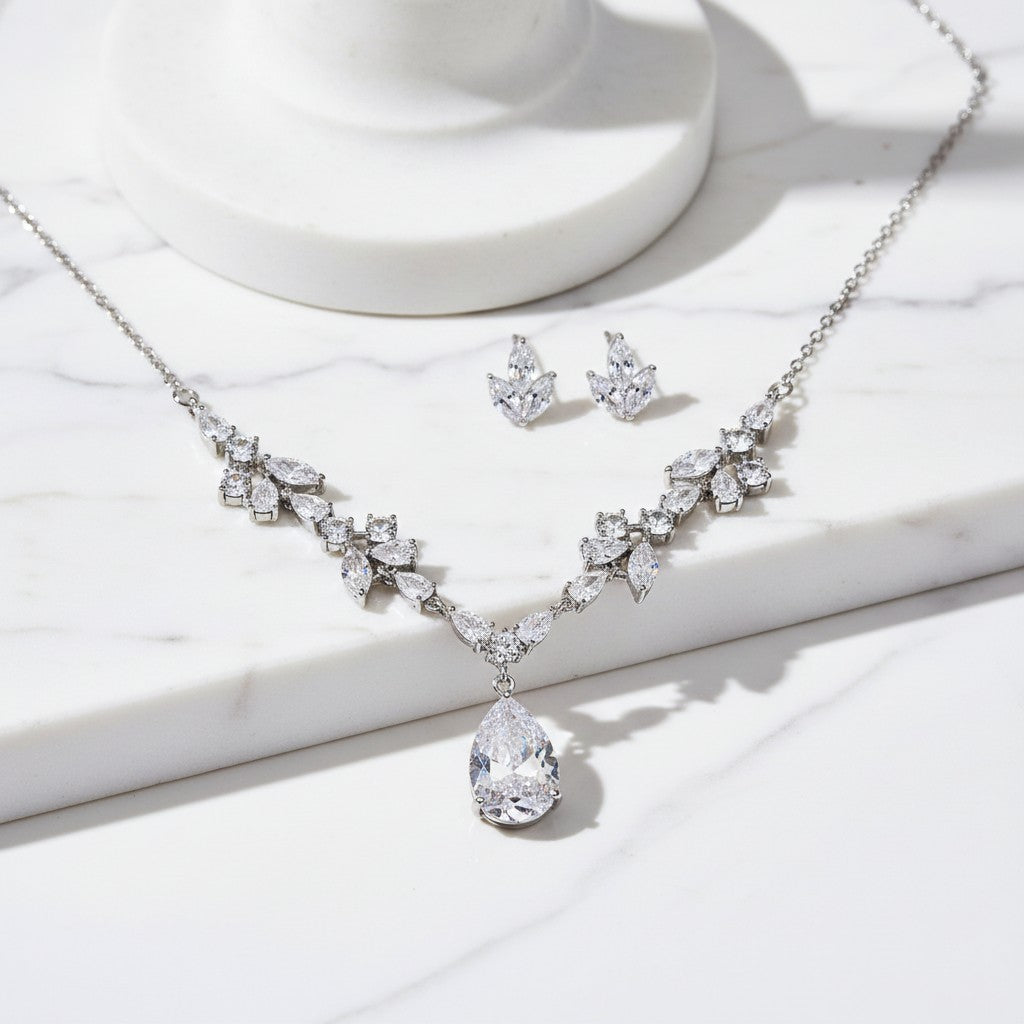 CUBIC ZIRCONIA COLLECTION - CRYSTALLURE NECKLACE - SILVER NK130