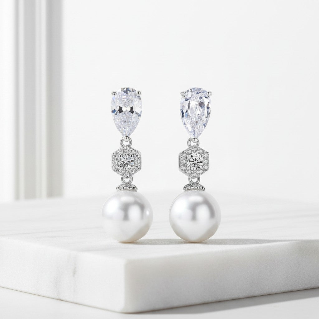 CUBIC ZIRCONIA COLLECTION - EXQUISITE PEARL DROP EARRINGS - SILVER CZER572
