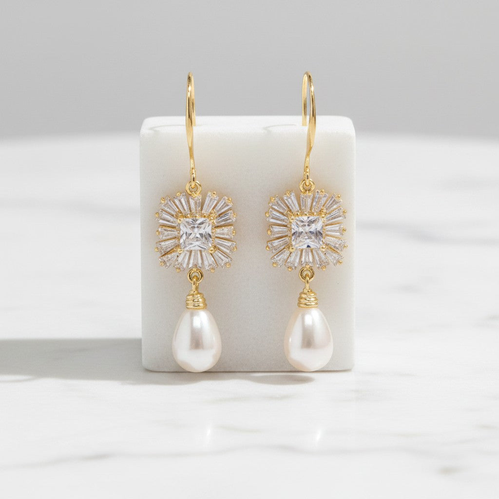 CUBIC ZIRCONIA COLLECTION - VINTAGE TREASURE EARRINGS - CZER575 GOLD