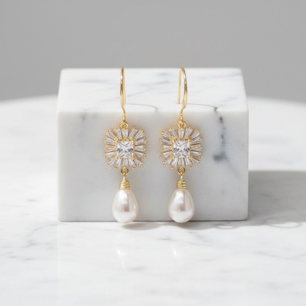 CUBIC ZIRCONIA COLLECTION - VINTAGE TREASURE EARRINGS - CZER575 GOLD