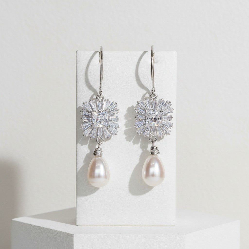 CUBIC ZIRCONIA COLLECTION - VINTAGE TREASURE EARRINGS - CZER575 SILVER