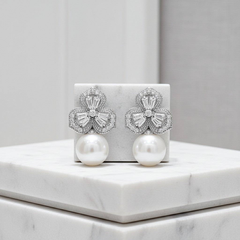 CUBIC ZIRCONIA COLLECTION - VINTAGE DIVINE EARRINGS - CZER580