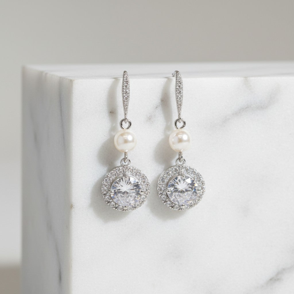 CUBIC ZIRCONIA COLLECTION - DAINTY STARLET EARRINGS  - CZER581SILVER