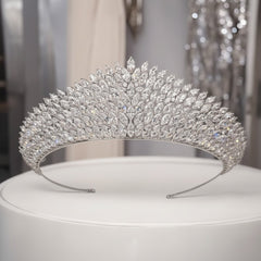 CUBIC ZIRCONIA COLLECTION - CRYSTAL EXTRAVAGANCE TIARA - AHB94 SILVER