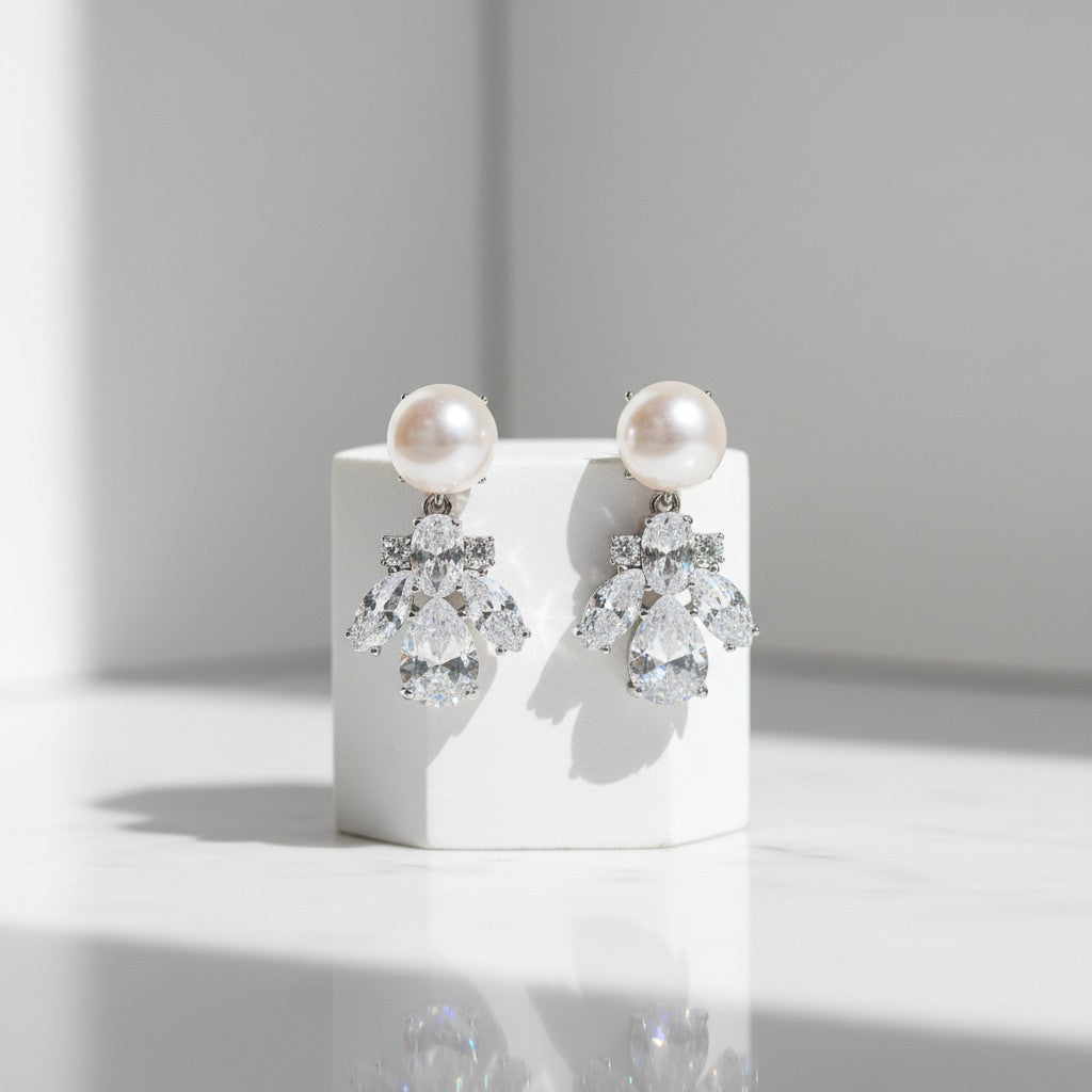 CUBIC ZIRCONIA COLLECTION - DAINTY STARLET EARRINGS - CZER589 SILVER