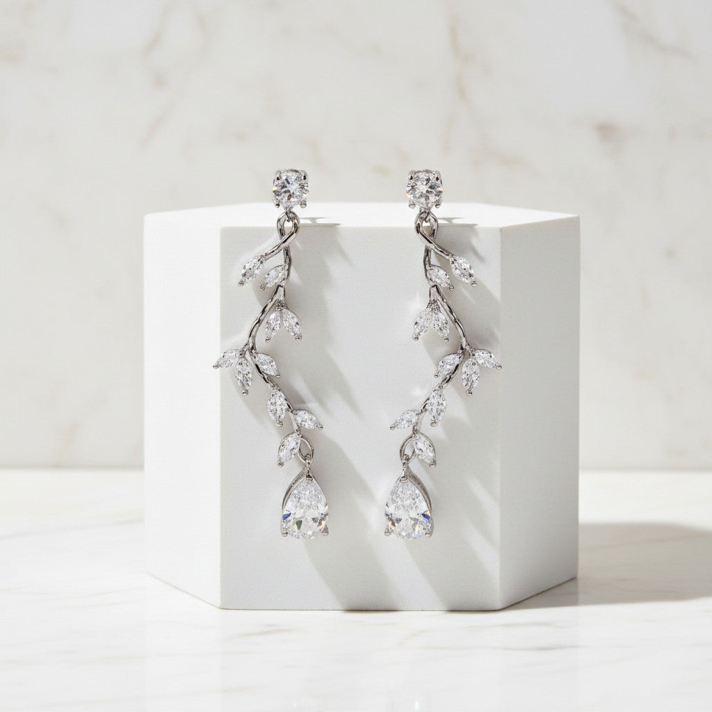 CUBIC ZIRCONIA COLLECTION - DIVINE CRYSTAL VINE EARRINGS - CZER593 SILVER