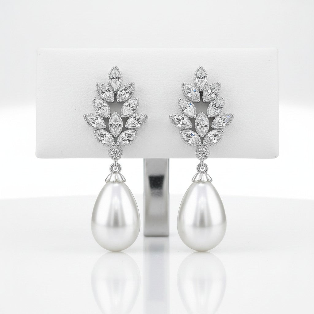 CUBIC ZIRCONIA COLLECTION - VINTAGE CHIC EARRINGS - CZER595 SILVER