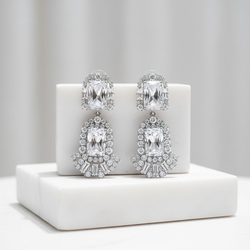CUBIC ZIRCONIA COLLECTION - GATSBY INSPIRED CHANDELIER EARRINGS - CZER609 SILVER