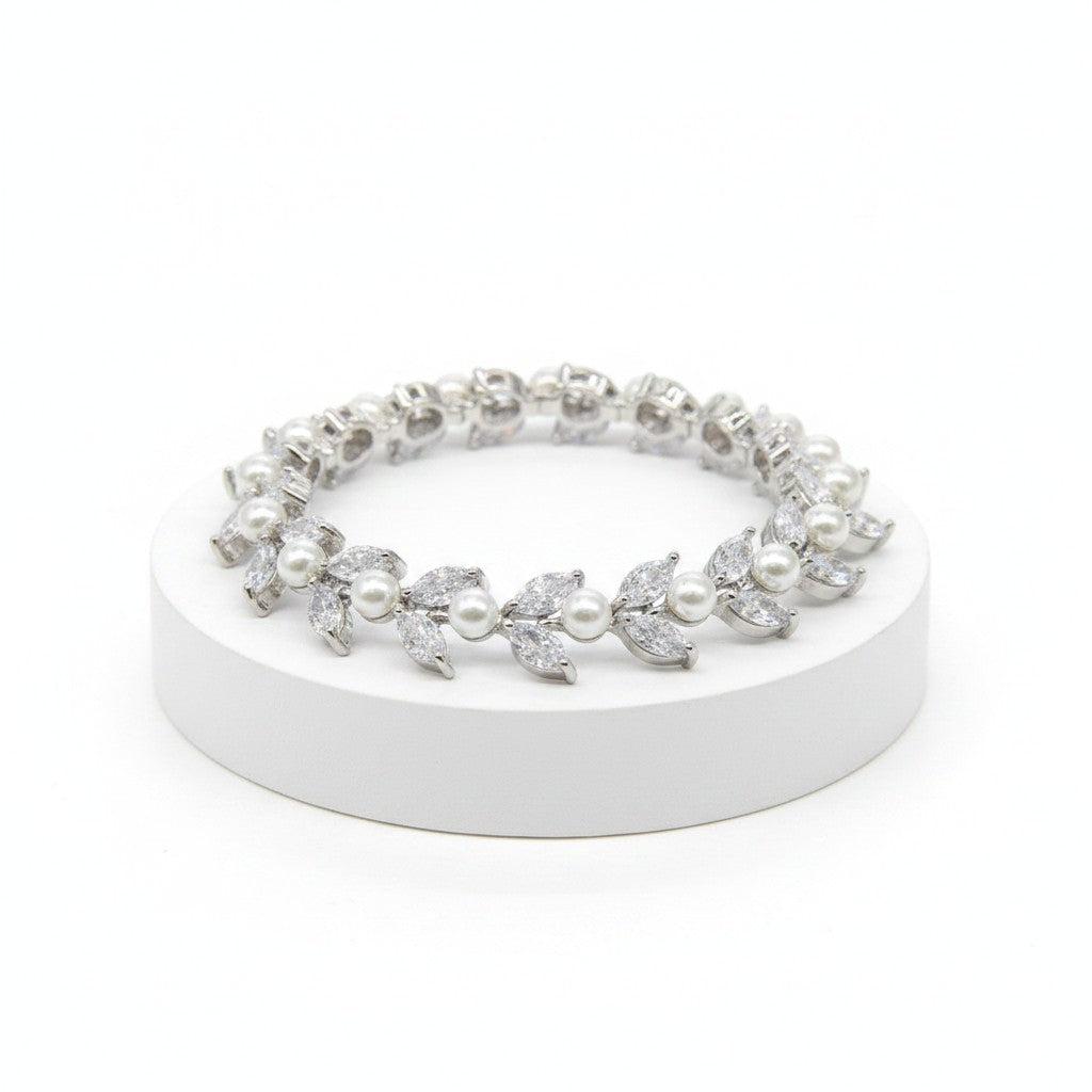 CUBIC ZIRCONIA COLLECTION - EXQUISITE STARLET BRACELET - CZBR128 PEARL