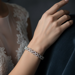 CUBIC ZIRCONIA COLLECTION - CRYSTAL HEARTS BRACELET - BR132 SILVER