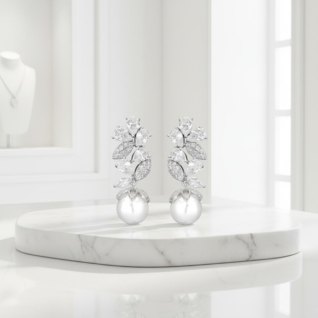 CUBIC ZIRCONIA COLLECTION -  VINTAGE STARLET EARRINGS - CZER626 SILVER