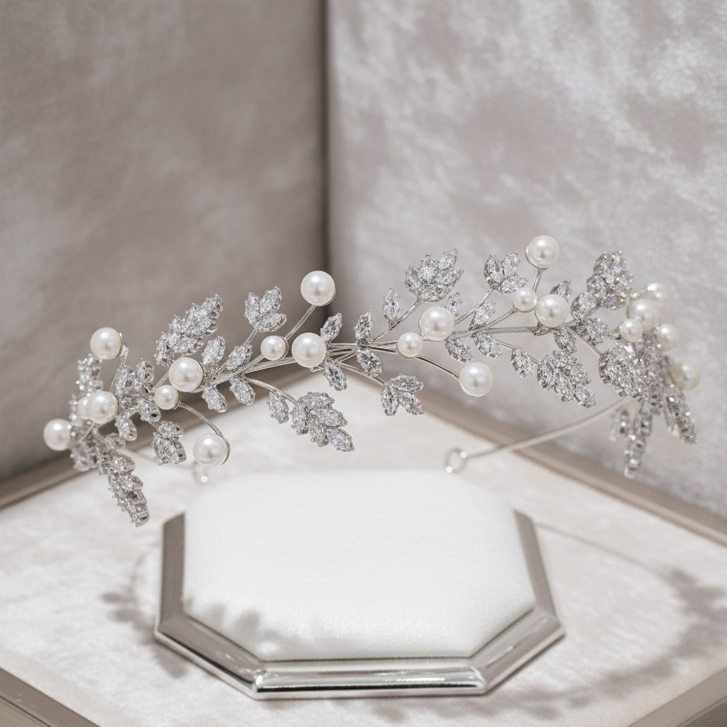 CUBIC ZIRCONIA COLLECTION - GRACELFUL PEARL HEADBAND - AHB128 SILVER