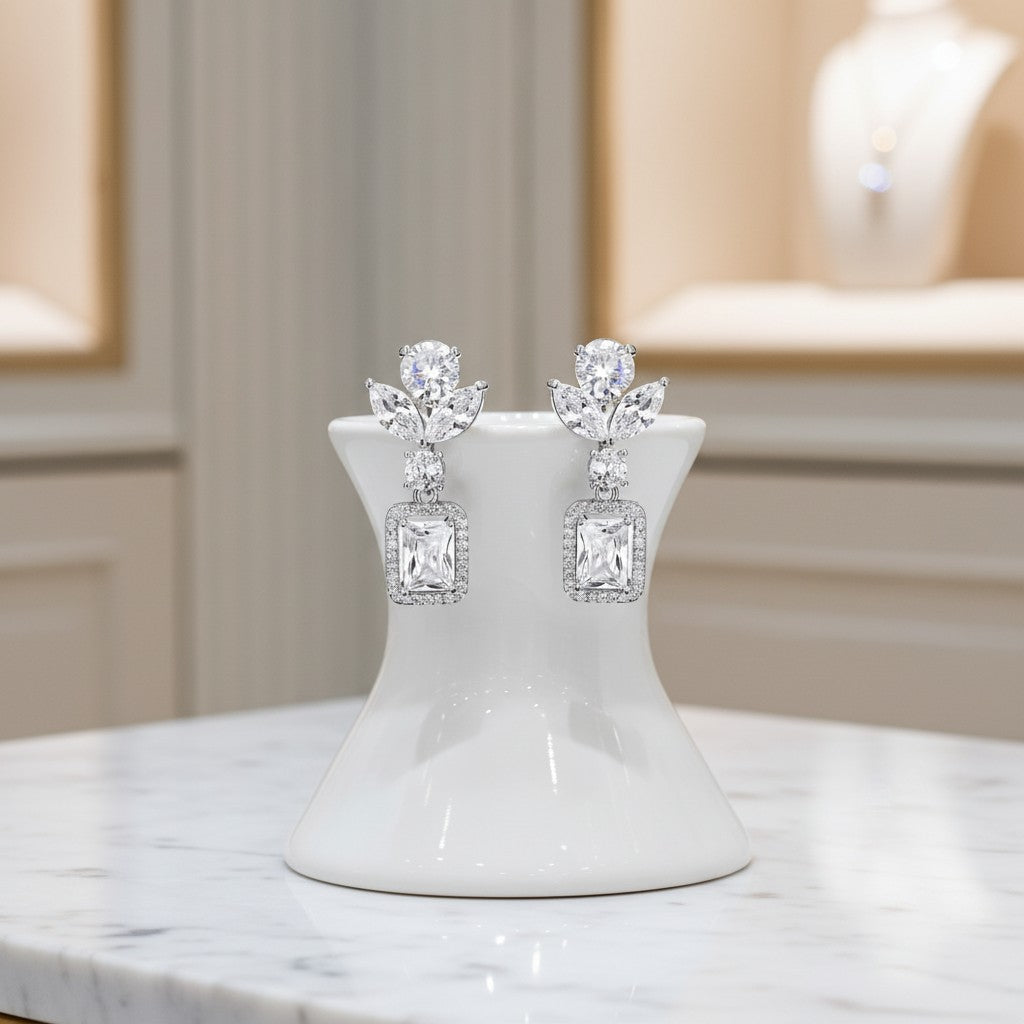 CUBIC ZIRCONIA COLLECTION - DECO SPARKLE EARRINGS - CZER637 SILVER