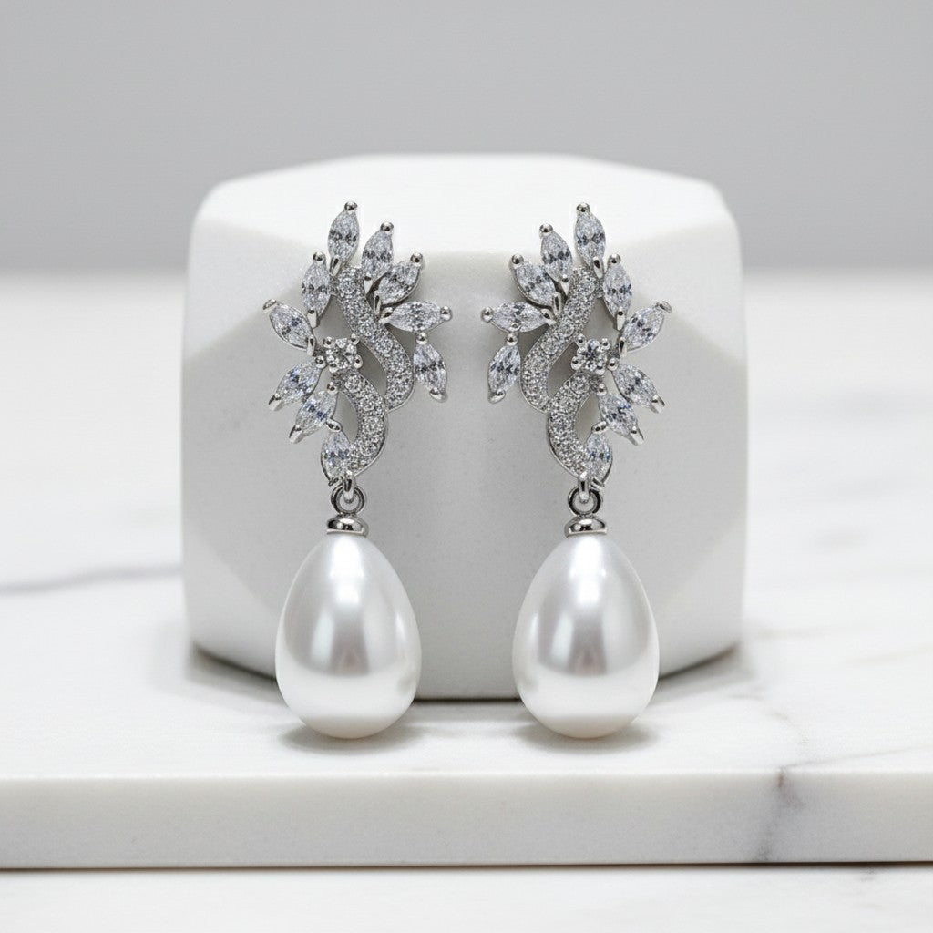 CUBIC ZIRCONIA COLLECTION - LUXE PEARL EARRINGS - CZER634