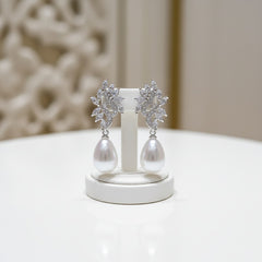 CUBIC ZIRCONIA COLLECTION - LUXE PEARL EARRINGS - CZER634
